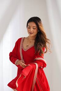 Robe Anarkali en soie Vichitra pure et lourde, brodée de sequins, avec pantalon en micro-coton cousu et dupatta à miroirs MY 103 - Product Image 4