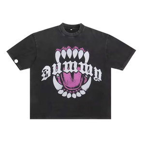 Camiseta Negra de Corte Regular para Hombre, con Detalle Rosa en la Parte Delantera, Manga Corta, Cuello Redondo, Transpirable, Estilo Urbano, de Algodón Jersey Ecológico - Product Image 1