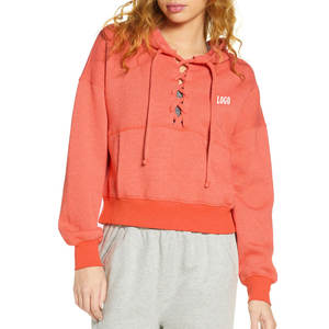 Conception de couleur unie avec cordons de serrage / Conception à manches longues à prix abordable et avec capuche, logo personnalisable et poche kangourou - Product Image 1