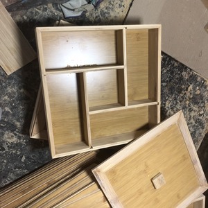 Plateau de service en bambou avec 5 plats carrés amovibles, plateau à apéritifs en bois naturel, cadeaux haut de gamme pour vin, bijoux, mariage, entreprise - Product Image 5