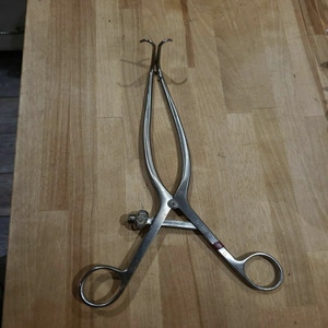 Rétracteur chirurgical Life Instruments 90 degrés Zelpi certifié CE, manuel - Product Image 1