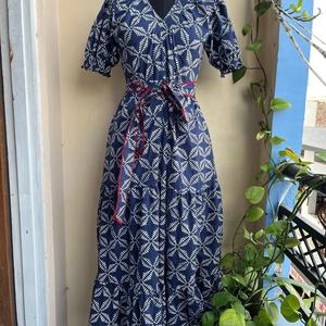 เดรสยาวแม็กซี่ผ้าฝ้ายอินเดียแท้ 100% ลายดอกพิมพ์ลายบล็อกด้วยมือ ขายดี สำหรับผู้หญิง แต่งลายปัก สไตล์ลำลอง - Product Image 1