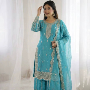 Nuevo Traje de Diseñador para Fiestas, Listo para Usar, Elegante y con Costuras Reforzadas - Product Image 1