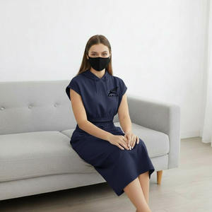 Conjunto de faldas personalizadas OEM de alta calidad para mujer, top corto con capucha y estampado de logotipo informal, conjunto de faldas con capucha para invierno. - Product Image 2