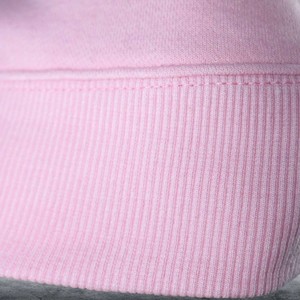 เสื้อสเวตเชิ้ตคอเต่าโอเวอร์ไซส์สำหรับผู้หญิง สีชมพู  ผ้าคอตตอนหนานุ่ม  โลโก้ด้านหน้า  รับผลิตแบบ OEM ODM - Product Image 5