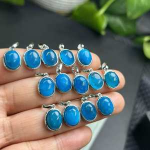 จี้หินอะพาไทต์ธรรมชาติจาก Zahira Gems ตัวเรือนเงินแท้ สไตล์โบฮีเมียน รูปทรงแฟนซี ได้รับการรับรองจากผู้ตรวจสอบอิสระ เหมาะสำหรับทั้งชายและหญิง - Product Image 5