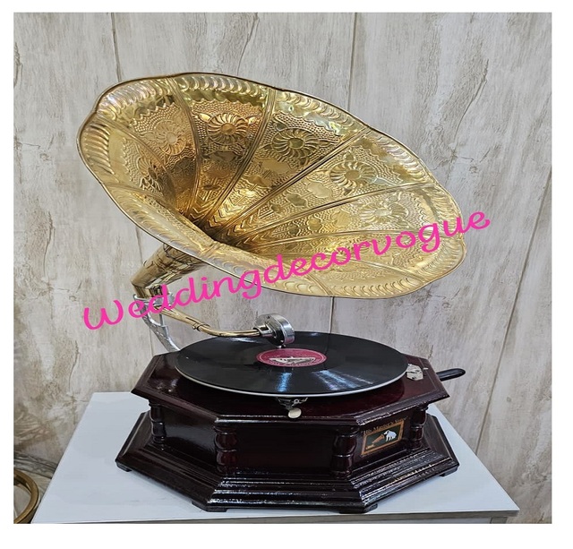 Vintage Gramophone Record Player Decorative Showpiece Wedding Decor Retro Music Player Table Display Event Accessories Set