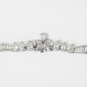 Collar Elegante de Oro Blanco de 14K con Diamantes Cultivados en Laboratorio en Forma de Pera y Baguette, Certificado IGI, para Mujer - Product Image 3