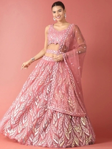 Châle en filet semi-cousu de créateur KV pour femme, en toile ethnique brodée de paillettes, collection automne (Rose) - Product Image 1
