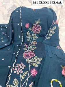 Conjunto de Kurti y Pantalón Recto de Seda Romana de Alta Calidad con Bordado Floral Blanco - Trabajo Zardozi Hecho a Mano - Suministro al por Mayor - Product Image 3
