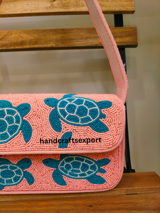 Sac à bandoulière perlé fait main, durable et léger, pour tortue de mer |   Sac à rabat tendance pour femme |   Perles de rocaille artisanales - Product Image 4