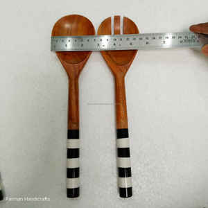 Cuchara de Servir de Lujo Hecha a Mano con Madera de Acacia y Mango de Resina, Utensilio Ecológico para Fiestas a Buen Precio - Product Image 3