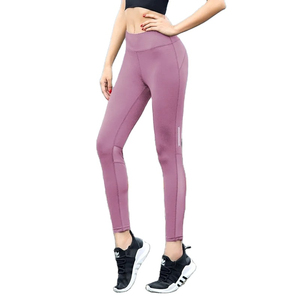 Leggings de Yoga Negros de Cintura Alta y Largo Completo con Detalle Fruncido, Cintura Elástica, Estiramiento en Cuatro Direcciones, Pantalones Sin Costuras de Run Apparel - Product Image 5