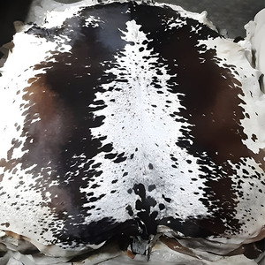 Piel auténtica de vacuno de diseño para decoración de tiendas de lujo, alfombra de suelo de cuero genuino para casas de montaña, piel para bodas rústicas - Product Image 5