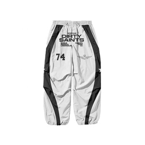 Conjunto Deportivo para Hombre, Estilo Americano, Chaqueta con Cierre y Cuello Alto, Pantalones Deportivos con Estampado Gráfico y Detalles en Contraste de Nailon - Product Image 3
