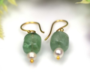 Boucles d'oreilles pendantes de luxe en pierre précieuse naturelle aigue-marine et perle d'eau douce - Product Image 2