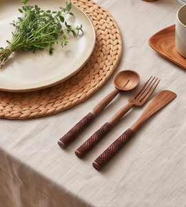 Ensemble de couverts en bois 3 pièces (cuillère, fourchette, spatule) finition mate, design minimaliste, écologique, pour le camping et l'hôtellerie - Product Image 6