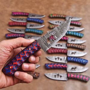 Trend Blades TB-3603 Lot de 20 couteaux en acier Damas avec manches colorés et étui en cuir pour le camping et la randonnée en plein air - Product Image 2