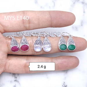 Boucles d'oreilles fines en argent sterling 925 avec cabochon en corindon émeraude MYS-E140, personnalisables OEM ODM, marque privée, bijoux indiens pour femmes - Product Image 1