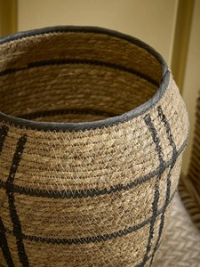Juego de 2 cestas redondas de mimbre marino con rayas negras irregulares. Cesta de almacenamiento hecha a mano. Venta al por mayor. Ecológico. Hecho en Vietnam. - Product Image 5