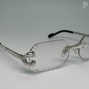 Gafas de sol unisex con diseño hip hop, montura de lujo con diamantes de moissanita VVS talla corazón y diamantes incrustados. - Product Image 4