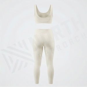 Ensemble de yoga réversible personnalisé et tendance à motif uni pour adultes grandes tailles – Tenue de sport et d'exercice pour la gym et le fitness - Product Image 2