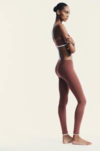 Ensemble de yoga nouveau style, prix avantageux, ensemble de yoga pour femme, vêtements de sport à séchage rapide, ensemble de yoga pour femme en vente - Product Image 6