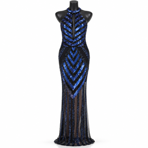 Vestido de noche halter azul y negro con lentejuelas en chevron y abertura frontal |   Vestido de fiesta formal con panel transparente hasta el suelo y cintura ajustada - Product Image 1