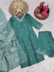 ชุดแต่งงานพิเศษ ผ้าจอร์เจตต์ปักลายประดับเลื่อม พร้อมเสื้อท่อนบนและกางเกงชาราร่า พร้อมผ้าคลุมไหล่ สำหรับงานปาร์ตี้ ราคาถูกที่สุด เสื้อผ้าชาติพันธุ์ 74437 - Product Image 5