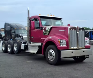 Camión Kenworth S W990 de tres ejes, cabina y chasis, usado, automático/manual, en EXCELENTE estado, modelos 2023-2024, para entrega mundial. - Product Image 6