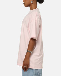เสื้อยืดผู้หญิงผ้าฝ้ายสีชมพูทรงโอเวอร์ไซส์สำหรับฤดูร้อน ทรงหลวมไหล่ตก ระบายอากาศดี ขายส่งจำนวนมาก - Product Image 4