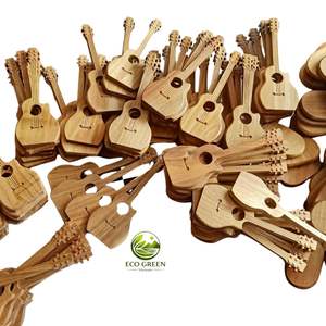 Llavero de brújula con modelo de guitarra de madera hecho a mano, ecológico, portátil, duradero, miniaturas de instrumentos musicales, perfecto para regalos corporativos - Product Image 6