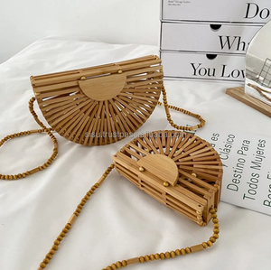 Bolso de playa de bambú vintage hecho a mano Diseño tejido redondo ecológico Estilo de moda para el verano Hecho en Vietnam - Product Image 5