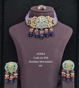 Ensemble de bijoux Kundan Meenakari, design floral, plaqué or, collier, boucles d'oreilles, tikka, bijoux de mariage pour femmes, 694 - Product Image 4