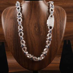 Collier hip-hop tendance en moissanite pour femmes et hommes, disponible à la vente - Product Image 4