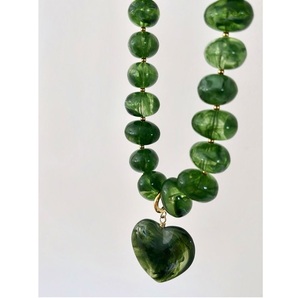 Collar de Cuentas de Resina Verde con Colgante de Corazón, Joyería de Moda para Mujer, Regalo para Ocasiones Especiales, Estilo Lindo, APEX ALIGN AARN13, Certificado por Terceros - Product Image 3