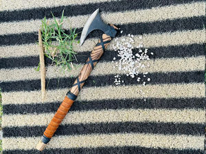 Hacha Vikinga de Doble Hoja de Acero Inoxidable Forjada a Mano, Mango de Madera de Fresno de Grado Industrial, Garantía de 3 Años, Uso en Supervivencia, Bodas - Product Image 4