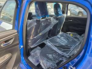 Precio Competitivo, Suzuki Swift GLX SUV 2024, 6.1-8L Turbo Híbrido, Volante a la Izquierda, Neumáticos R15, Asientos de Cuero - Product Image 3