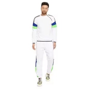 Survêtement de sport pour homme à prix avantageux – Idéal pour la course et l'entraînement – Survêtements de sport personnalisés pour homme – Tenue de jogging - Product Image 3