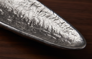 Bandeja de Servir Plateada en Forma de Barco, Plato de Metal Resistente con Textura Fundida, Juego de Vajilla para Cocina y Comedor - Product Image 3