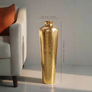 Vase de sol artisanal en métal doré avec texture martelée, décoration florale pour espaces de vie de luxe - Product Image 2