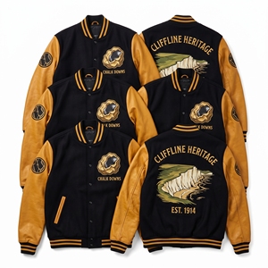 Veste universitaire en gros, corps en laine marron chocolat, manches en cuir blanc cassé, broderie motif pierre de chaux et maçonnerie, style Letterman - Product Image 2