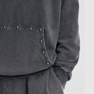 Sudadera con Capucha Unisex con Tachuelas, Sudadera de Algodón Premium con Detalle de Tachuelas Metálicas, Ropa Casual Urbana para Uso Diario - Product Image 6
