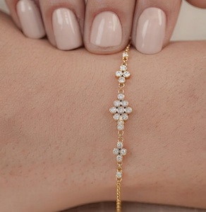ทองคำแท้ 14K ประดับเพชรแล็บทรงกลม 0.35 กะรัต D VVS1 ฝังแบบ Bezel Set สร้อยข้อมือเพชรแบบ Cluster Station Chain สร้อยข้อมือแฟชั่น - Product Image 1