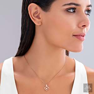 PRAO Colgante de corazón de Reina con cristales deslumbrantes Colgantes y dijes de cristal antideslustre - Product Image 2