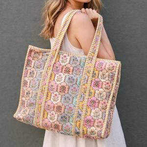 Sac fourre-tout matelassé en coton, imprimé à la main, motif floral indien, fait main, grand sac à bandoulière, vente en gros, pour la vie quotidienne, les courses et la plage - Product Image 6