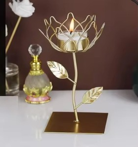 Portavelas Decorativo de Metal para Navidad, para Decoración de Mesa y Estantes - Product Image 4