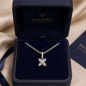 Colgante de flor con diamantes naturales en oro blanco de 18 quilates |   Elegante Collar de Diamantes con Diseño Floral para Mujer |   Colección de Regalos de Joyería Fina de Lujo - Product Image 3