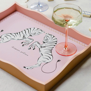 Plateau de service laqué à imprimé zèbre au design audacieux, fait main, accent décoratif pour la maison, OEM disponible, plateau au design personnalisé - Product Image 4