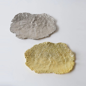 Ensemble de 2 bols à fruits en aluminium poli doré et argenté, forme géométrique, design fantastique - Product Image 1